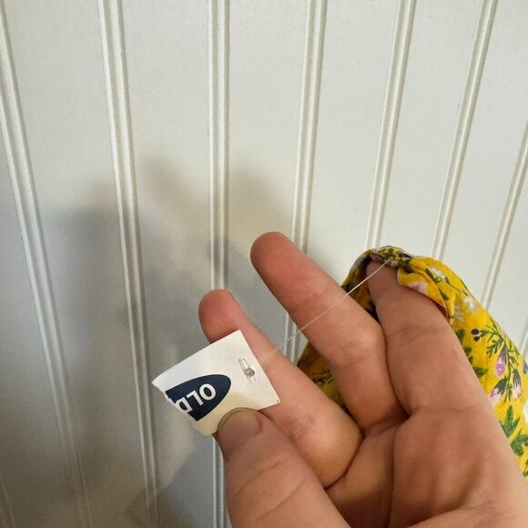 Old Navy NWT Yellow Floral Long Sleeve Button Down I24 - Picture 6 of 8